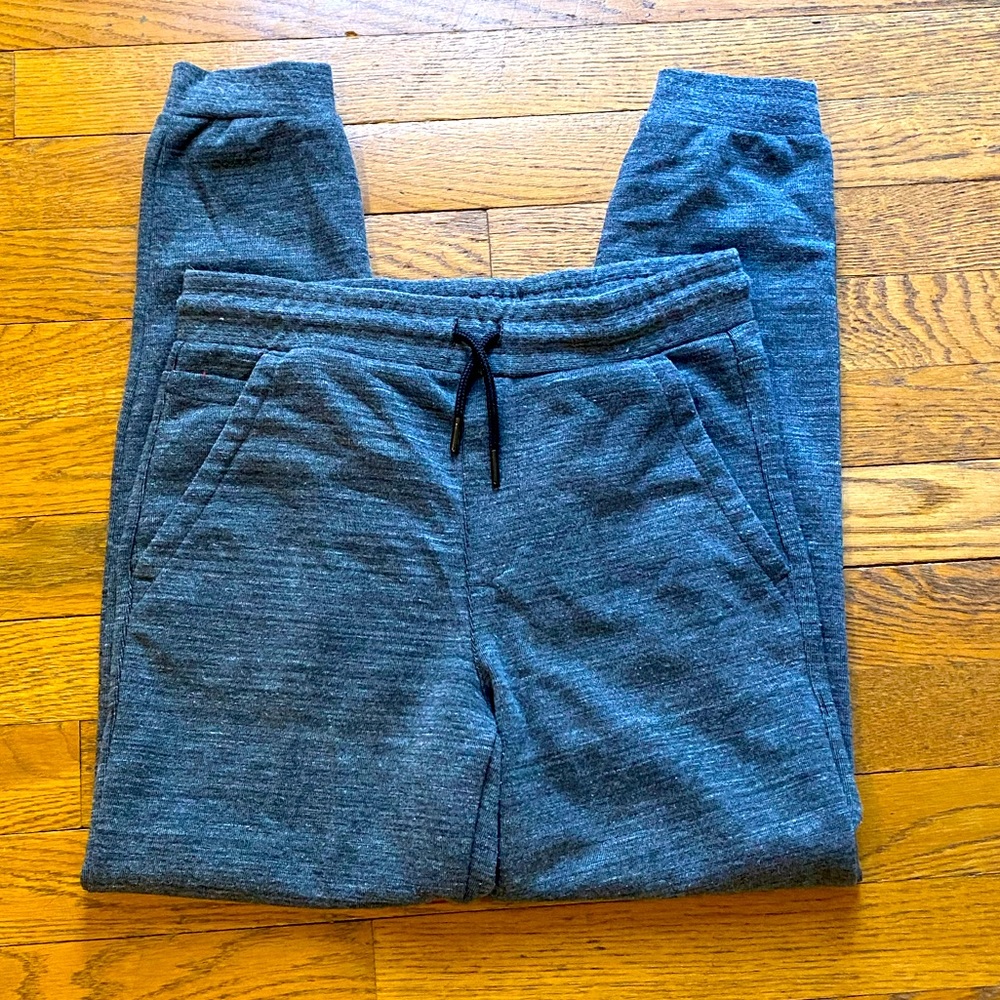 🚨2 for $20🚨Gray joggers. M (10-12)